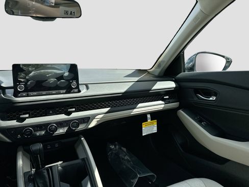 New 2025 Honda Accord SE image 17