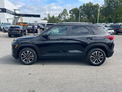 Used 2024 Chevrolet TrailBlazer LT w/ Convenience Package image 2