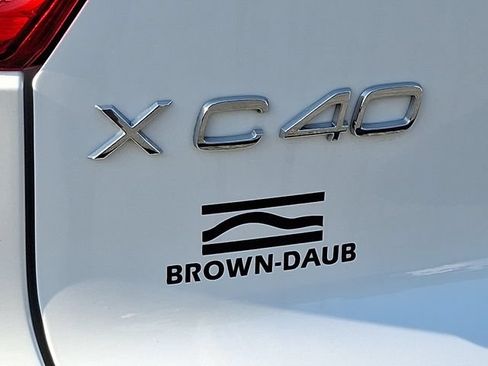 Used 2021 Volvo XC40 T5 R-Design w/ Advanced Package AWD/4WD image 29