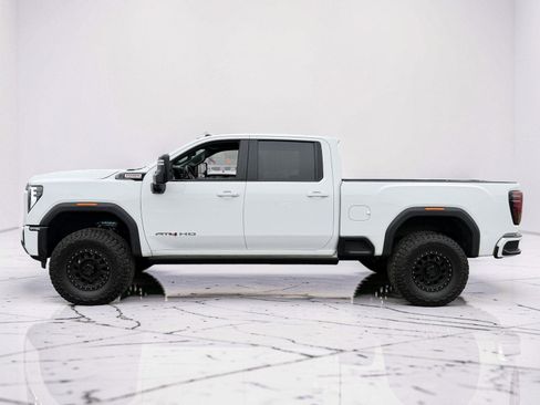 Used 2024 GMC Sierra 2500 AT4 w/ AT4 Premium Plus Package AWD/4WD image 4