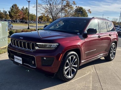 Used 2024 Jeep Grand Cherokee Overland image 12