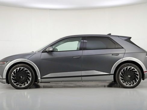 Used 2023 Hyundai Ioniq 5 Limited image 8