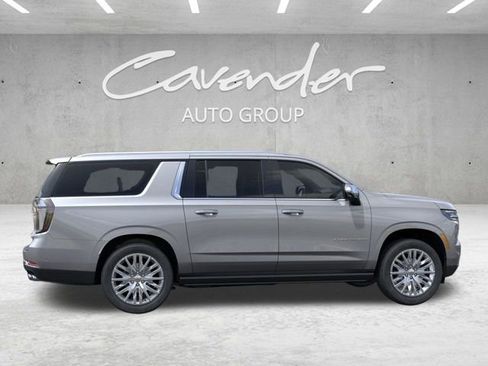 New 2026 Chevrolet Suburban Premier image 5