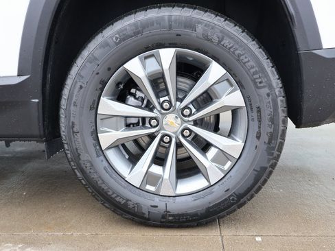 New 2026 Chevrolet Equinox LT image 37