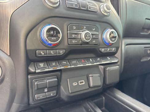 Used 2020 GMC Sierra 3500 Denali w/ Denali Ultimate Package image 27