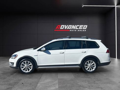 Used 2017 Volkswagen Golf Alltrack SEL image 7