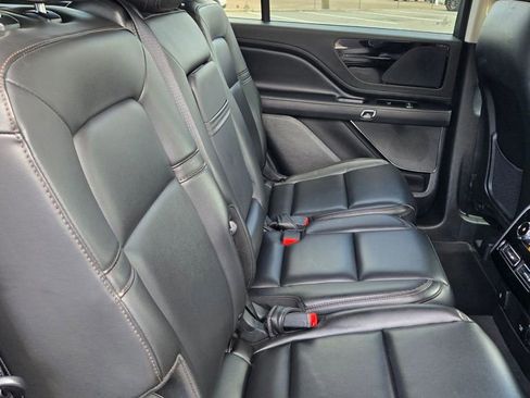 Used 2023 Lincoln Aviator 2WD image 48