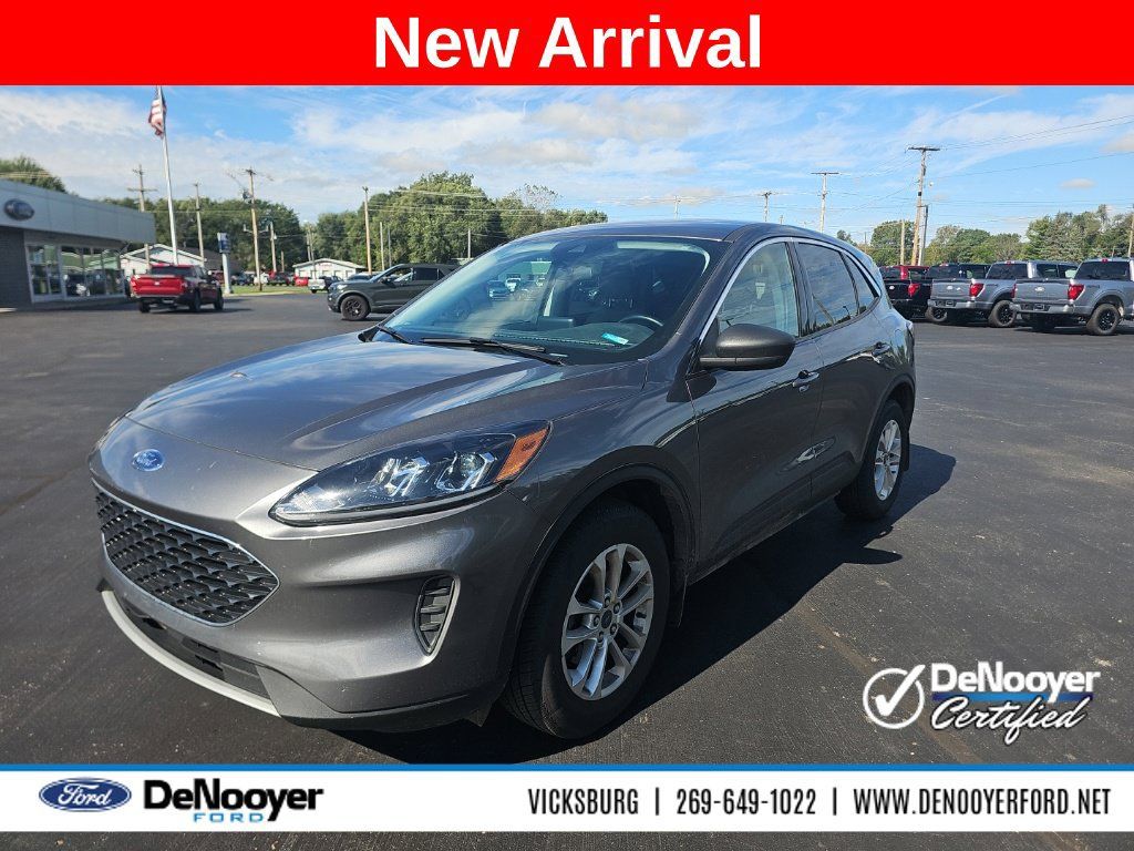 Used 2022 Ford Escape SE w/ Convenience Package AWD/4WD image 1