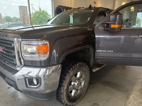 Used 2016 GMC Sierra 2500 SLE w/ SLE Preferred Package AWD/4WD image 8