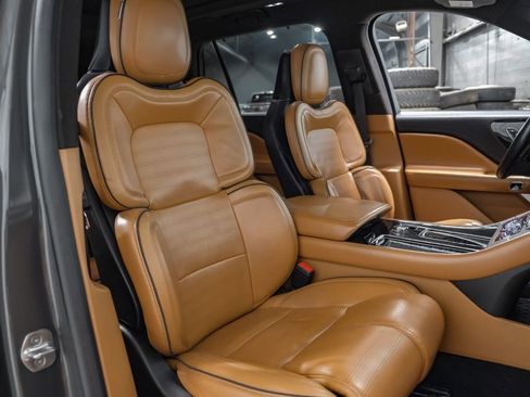 Used 2020 Lincoln Aviator Black Label Grand Touring w/ Class IV Trailer Tow Package image 31