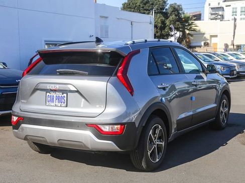 New 2026 Kia Niro EX image 17