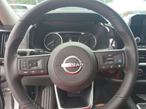 Certified 2025 Nissan Pathfinder SV AWD/4WD image 14