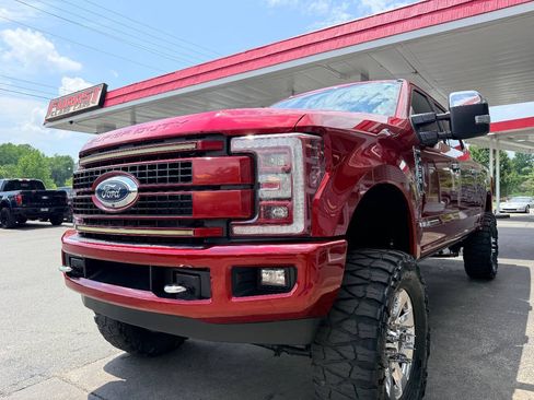 Used 2017 Ford F250 Lariat w/ Lariat Ultimate Package AWD/4WD image 19