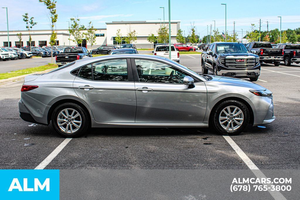 Used 2025 Toyota Camry LE FWD image 8