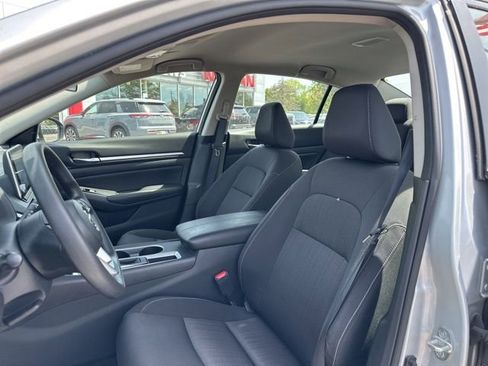 Certified 2022 Nissan Altima 2.5 SV FWD image 11