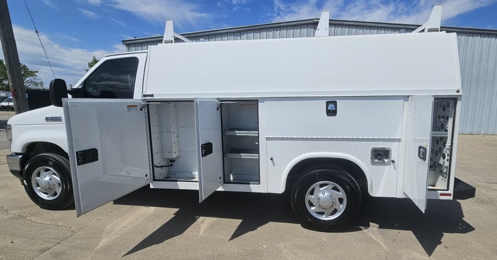 Used 2024 Ford E-350 and Econoline 350 Super Duty w/ Power Windows & Locks Group RWD image 11