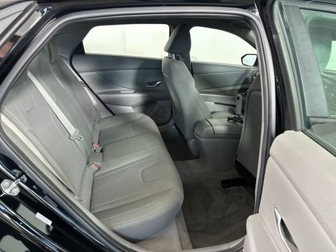 Certified 2023 Hyundai Elantra SE w/ Cargo Package FWD image 34