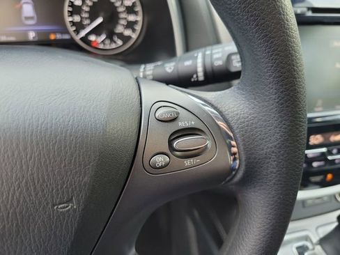 Certified 2022 Nissan Murano S image 8