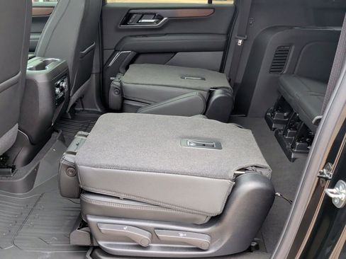 New 2026 GMC Yukon XL Denali w/ Sun & Power Step Package AWD/4WD image 37