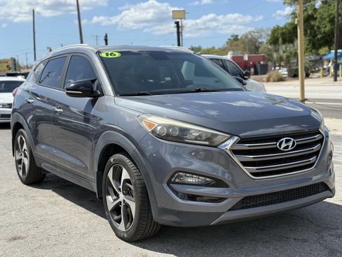 Used 2016 Hyundai Tucson Limited image 9