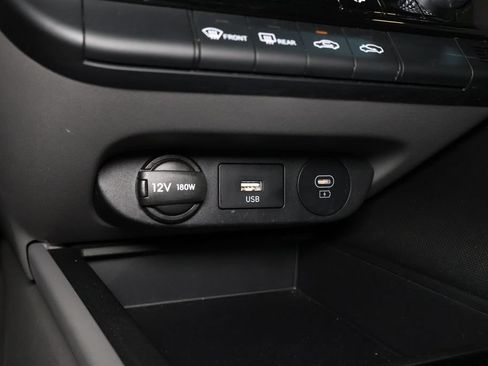 Used 2024 Hyundai Elantra SEL FWD image 27