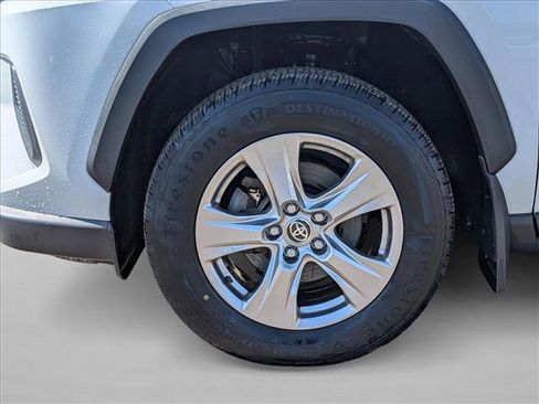 Used 2022 Toyota RAV4 LE image 11