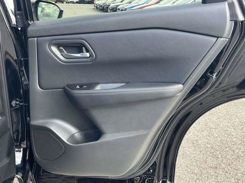 Used 2025 Nissan Rogue SV image 20