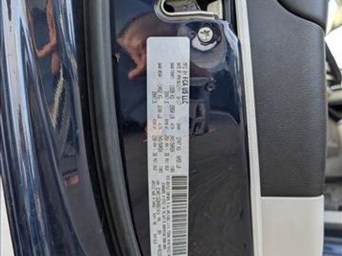 Used 2017 Chrysler Pacifica Limited w/ UConnect Theater Package image 22