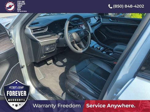 Used 2022 Jeep Grand Cherokee Limited 4xe w/ Luxury Tech Group II AWD/4WD image 10