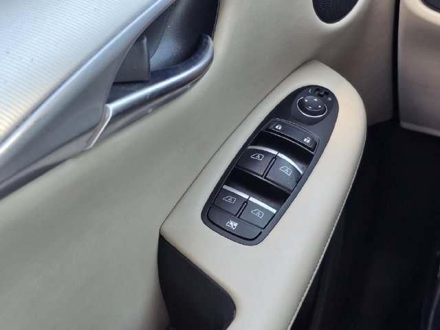 Used 2020 INFINITI QX50 Luxe w/ Navigation Package FWD image 18