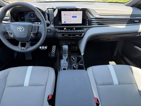 Used 2025 Toyota Camry SE w/ Convenience Package FWD image 24