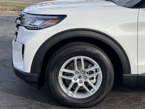 Used 2025 Ford Explorer Active w/ Active Comfort Package image 41