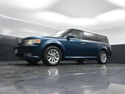 Used 2011 Ford Flex SEL FWD image 40