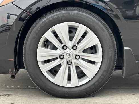 Used 2023 Nissan Sentra S image 24