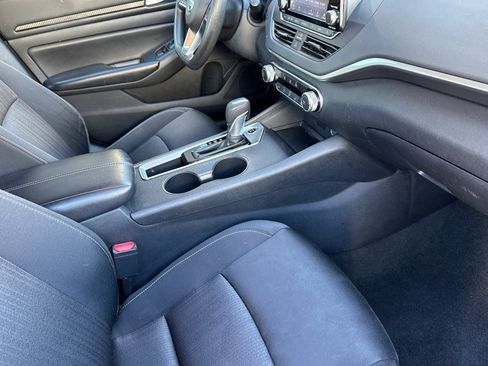 Used 2022 Nissan Altima 2.5 S image 16