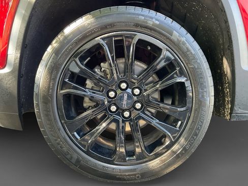 Used 2023 GMC Acadia SLE w/ Driver Convenience Package AWD/4WD image 15