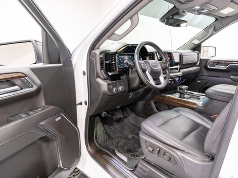 Used 2023 GMC Sierra 1500 Elevation w/ Elevation Premium Package AWD/4WD image 14