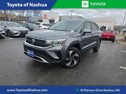 Used 2024 Volkswagen Taos SE AWD/4WD image 1