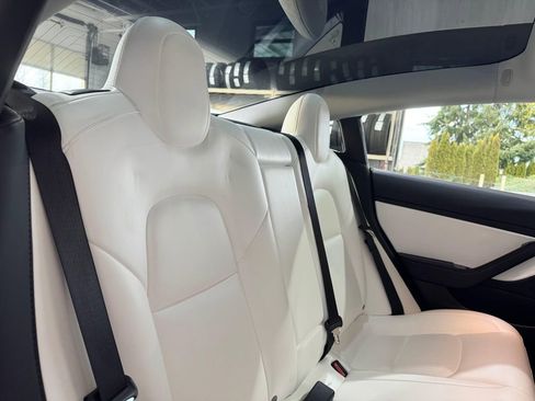 Used 2020 Tesla Model 3 Performance image 28