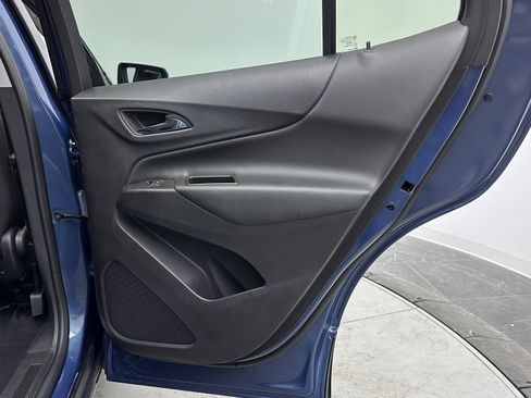 Used 2024 Chevrolet Equinox LT image 32