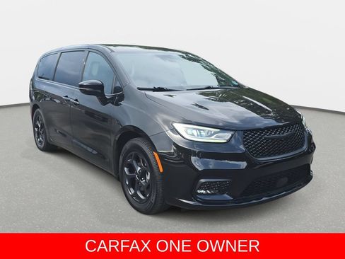 Used 2022 Chrysler Pacifica Touring-L w/ S Appearance Package FWD image 3