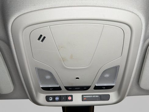 Used 2019 Chevrolet Impala LT FWD image 18