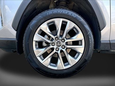 Used 2021 Toyota RAV4 XLE Premium AWD/4WD image 40