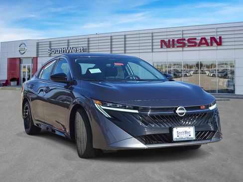 New 2026 Nissan Sentra SR w/ Floor Mat Package image 4