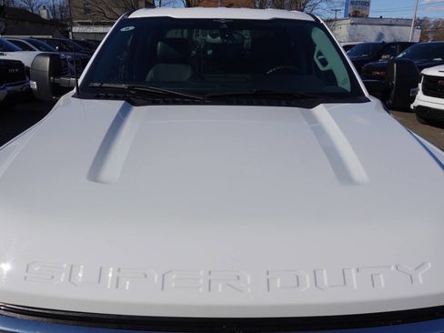 Used 2023 Ford F250 XLT image 6