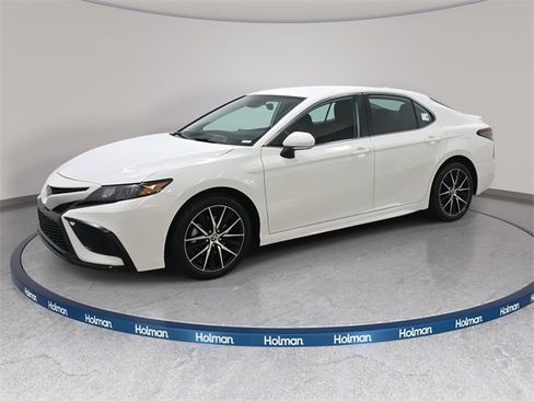 Certified 2023 Toyota Camry SE image 2