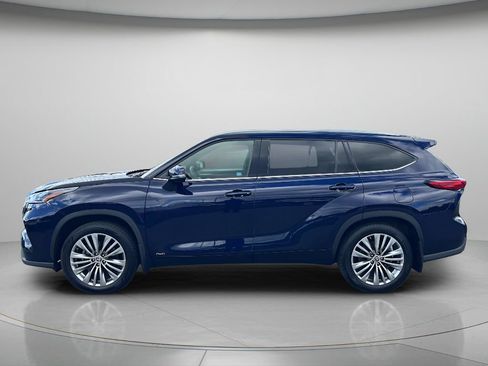 Used 2022 Toyota Highlander Platinum AWD/4WD image 4