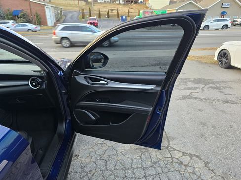 Used 2018 Alfa Romeo Stelvio Sport w/ Quick Order Package 22J Sport image 16