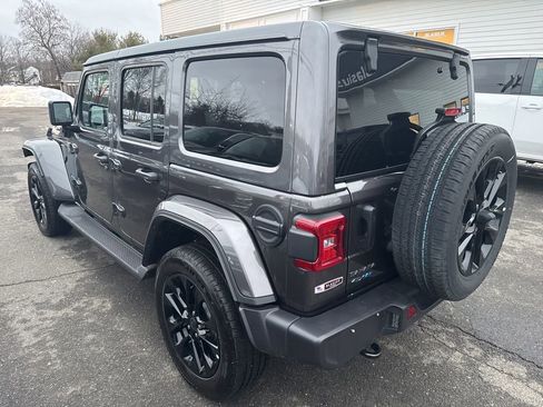 Used 2025 Jeep Wrangler Unlimited Sahara image 6