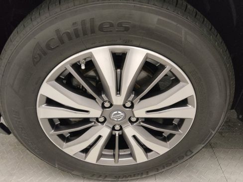 Used 2019 Nissan Pathfinder SV image 31